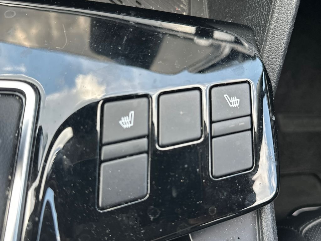 Used 2025 Black Kia EX image 30