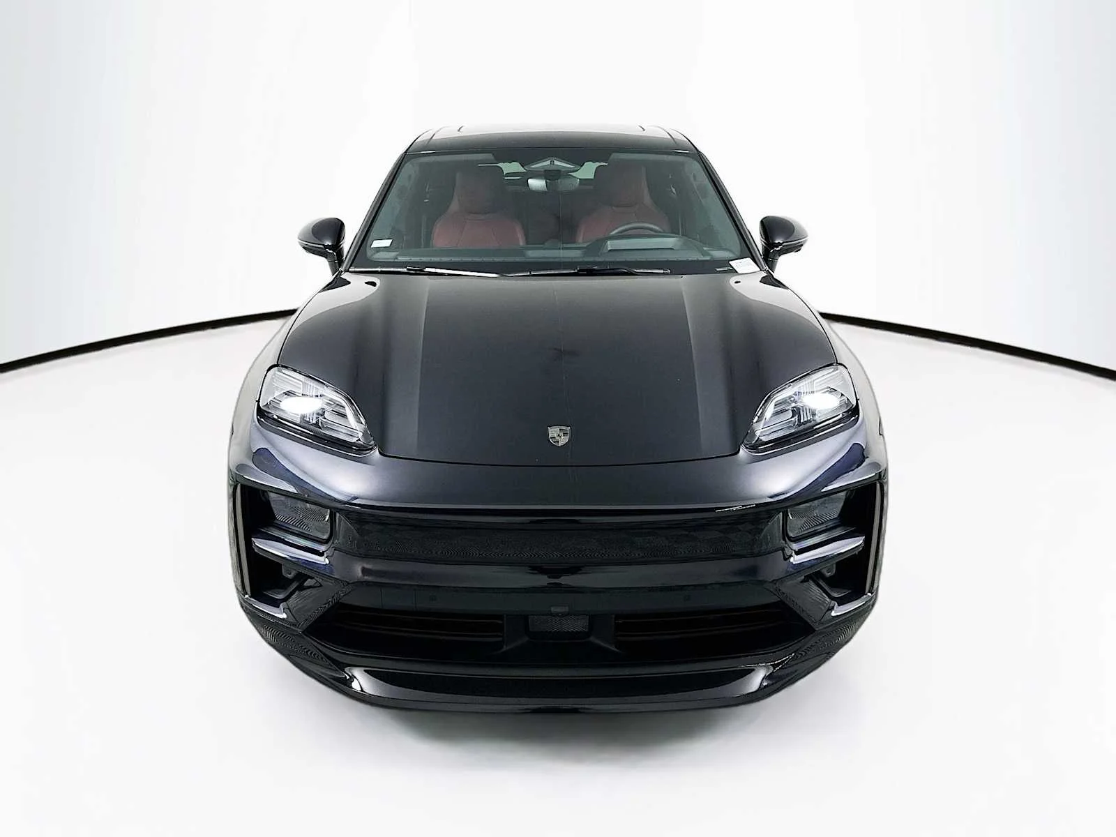 2025 Porsche Macan Turbo Electric - Photo 6