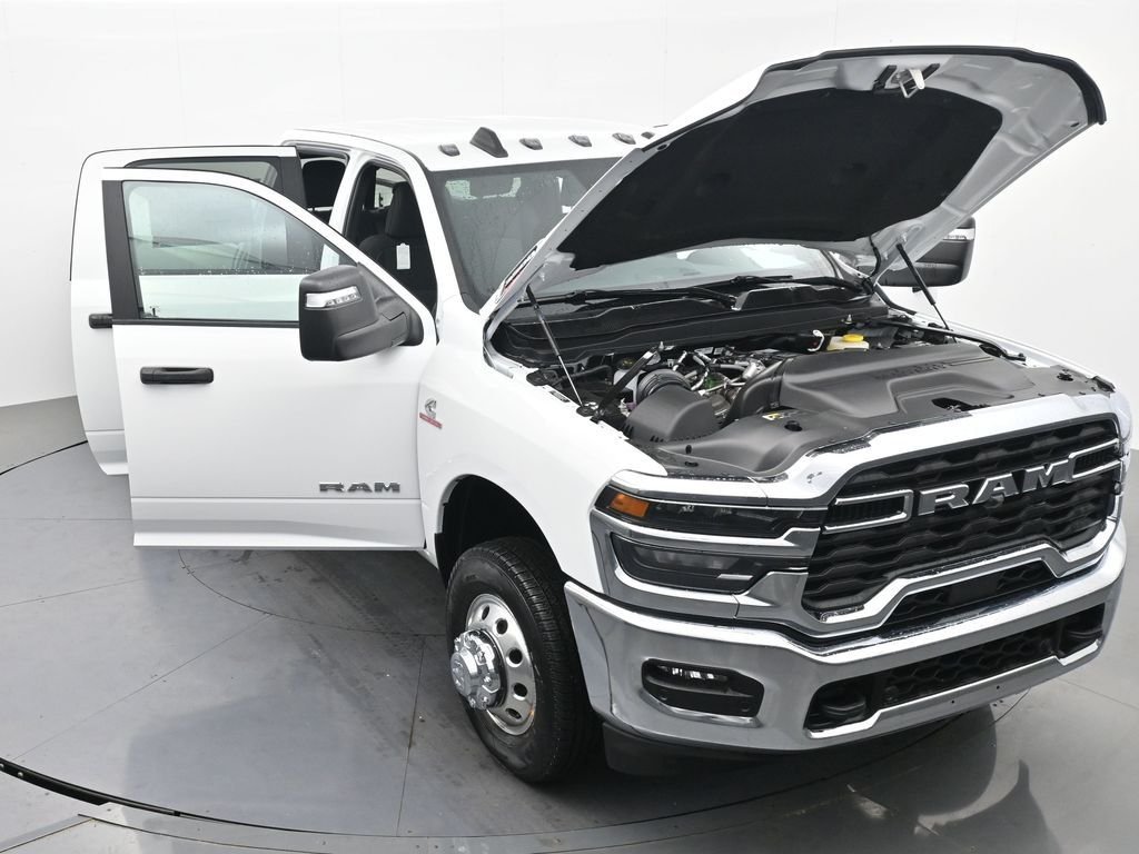 New 2026 Bright White Clear-Coat Exterior Paint RAM Big Horn image 43