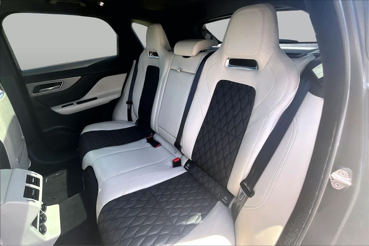 Used 2020 Eiger Grey Metallic Jaguar SVR image 19
