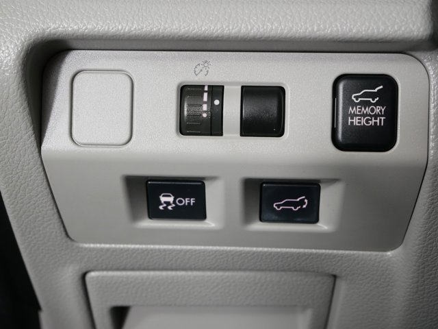 Used 2015 Satin White Pearl Subaru Limited image 27
