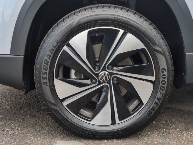 2025 Volkswagen Taos SE - Photo 31