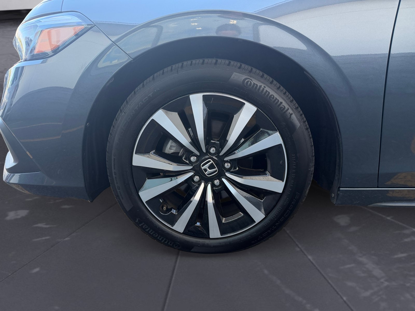 Used 2024 Meteorite Gray Metallic Honda EX-L image 43