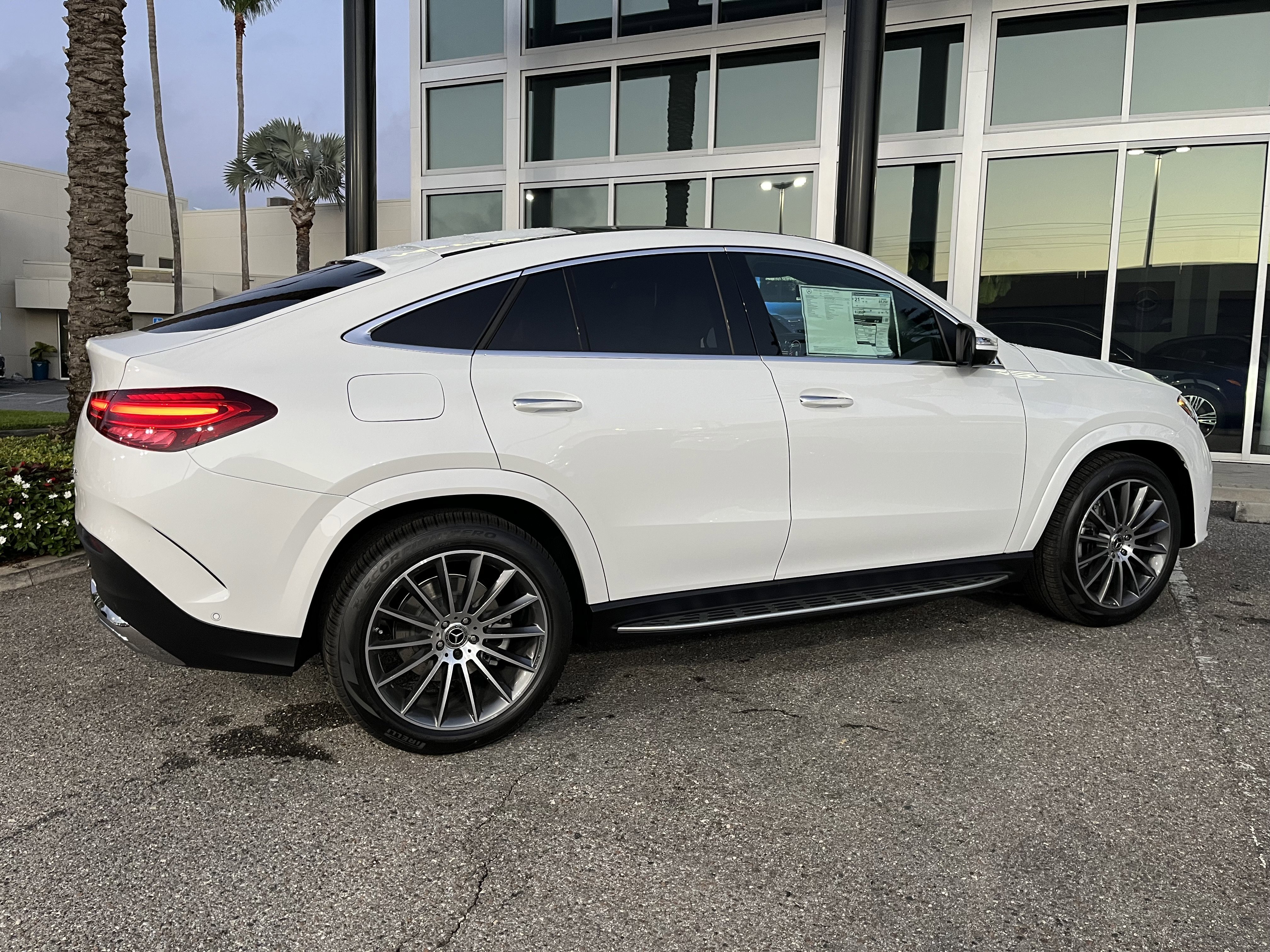 New 2026 MOONLIGHT WHITE Mercedes-Benz GLE 450 image 7