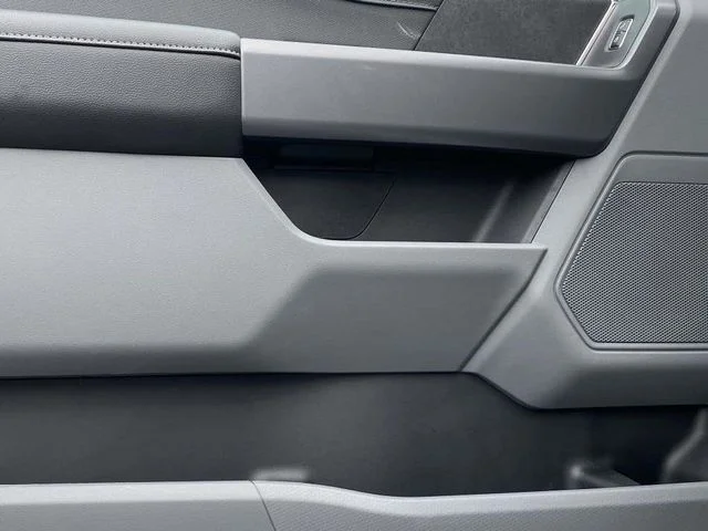 New 2026 Carbonized Gray Metallic Ford XLT image 7