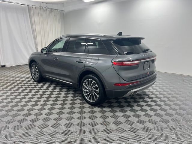 Used 2023 Gray Lincoln Reserve image 6