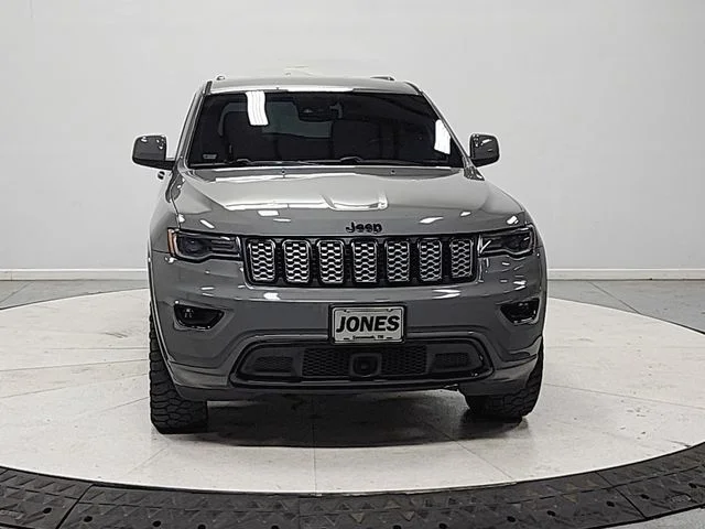 Used 2021 Gray Jeep Laredo X image 2
