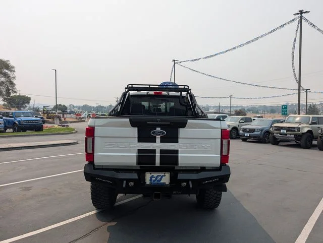 Used 2022 White Ford Lariat image 4