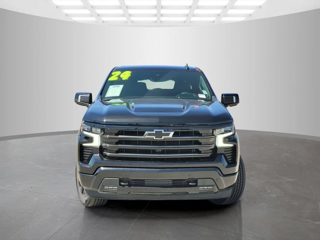 Used 2024 Black Chevrolet High Country image 2