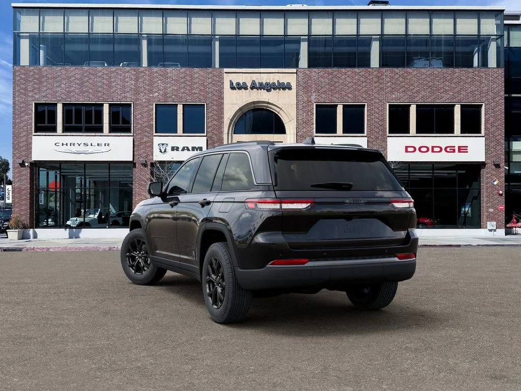 New 2026 Diamond Black Crystal Pearlcoat Jeep Altitude image 3