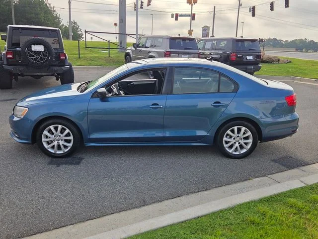 Used 2015 Blue Volkswagen 1.8T SE image 4