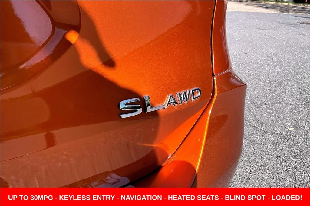 Used 2017 Orange Nissan SL image 30
