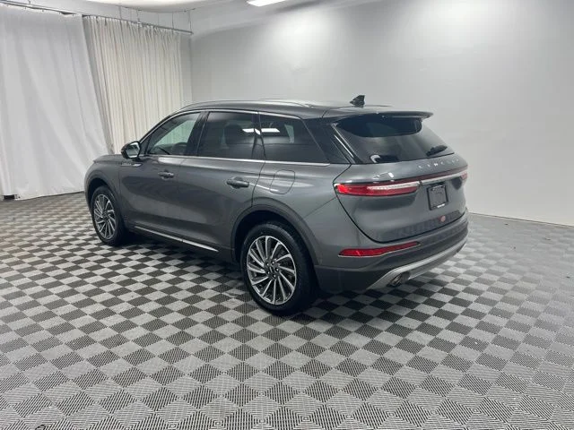 Used 2023 Gray Lincoln Reserve image 6