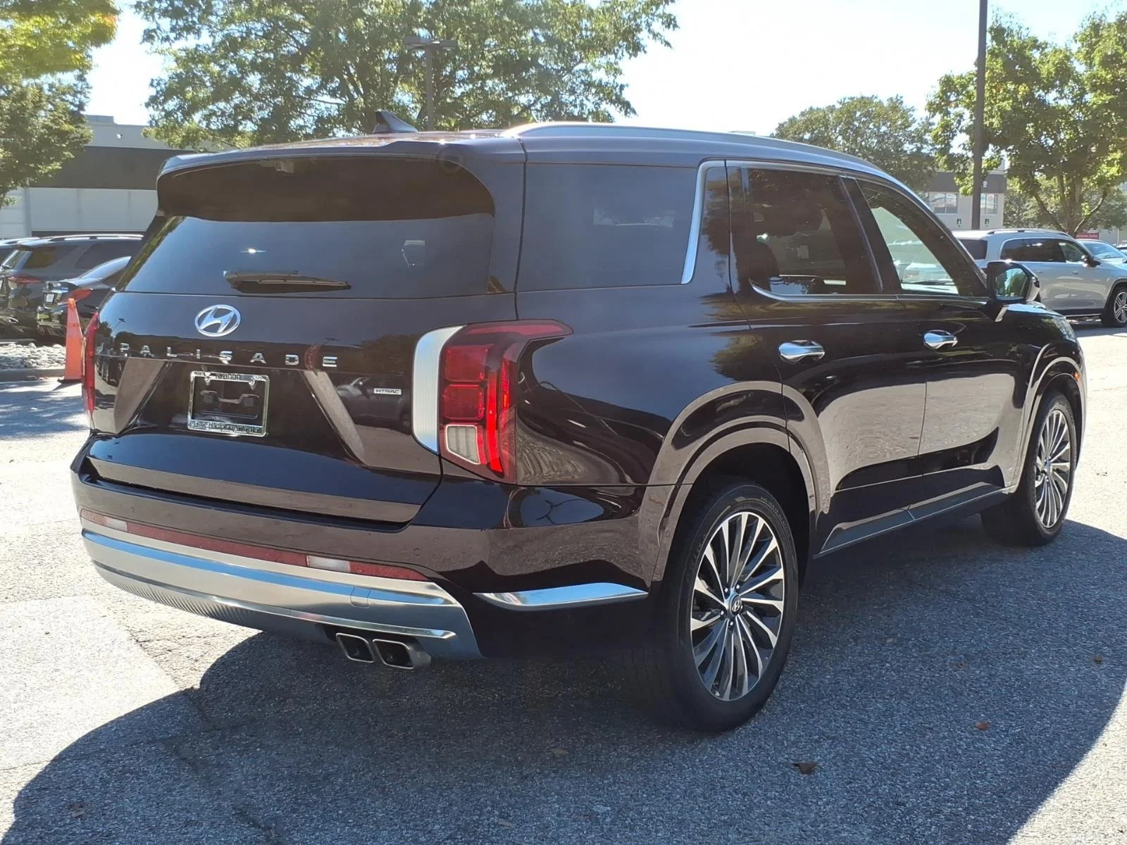 Used 2024 Sierra Burgundy Hyundai Calligraphy image 8