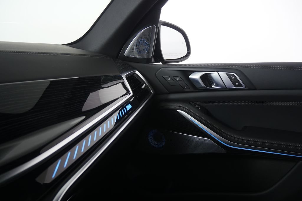 New 2026 Black Sapphire Metallic BMW M60i image 24