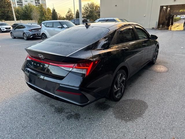 Certified Used 2024 Black Hyundai SEL image 5