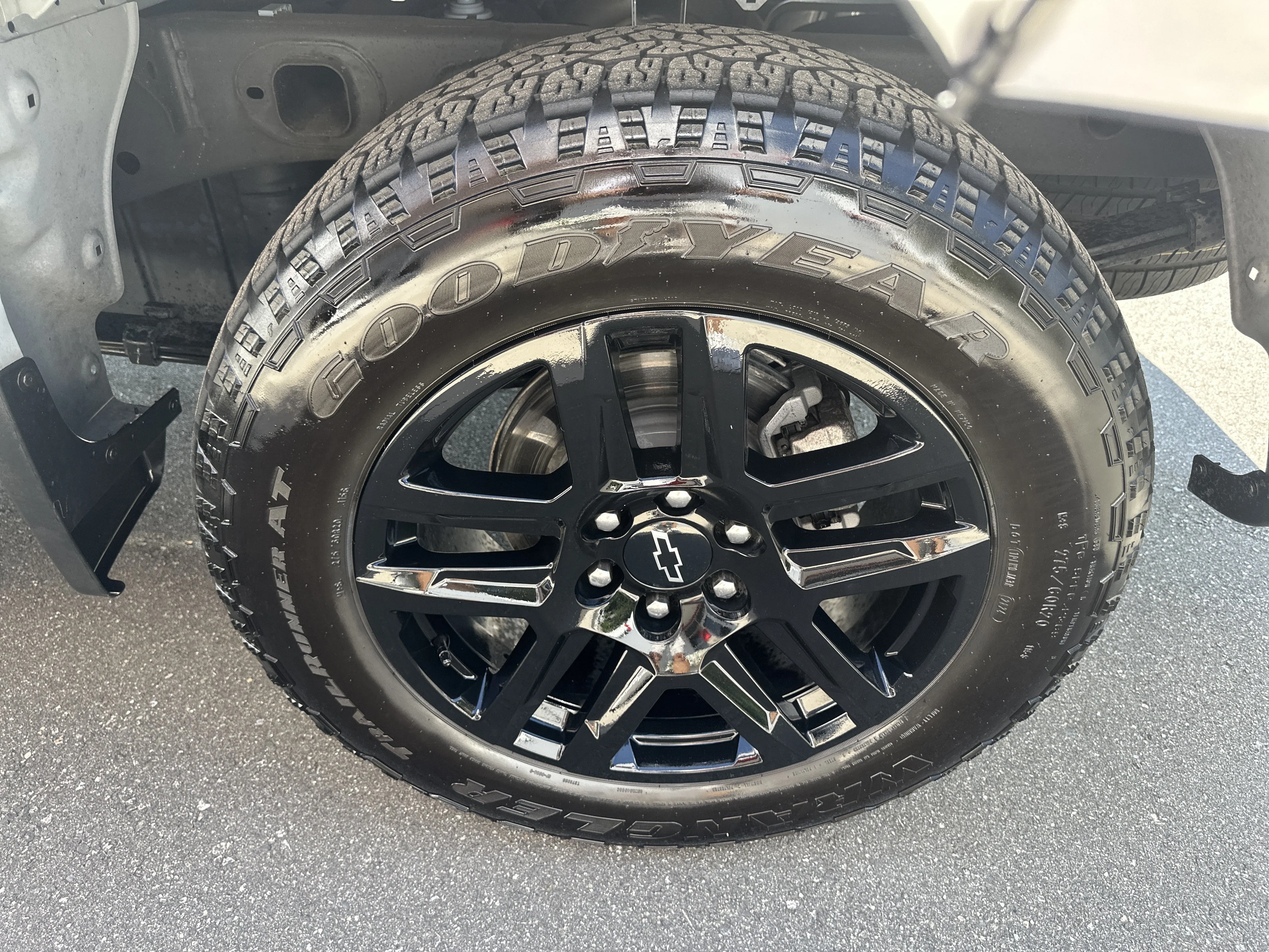 Used 2025 Slate Gray Metallic Chevrolet Custom image 30