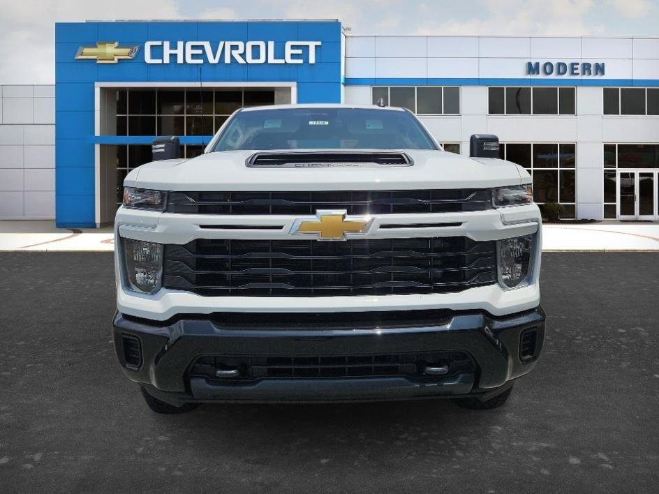 New 2026 Summit White Chevrolet Custom image 8