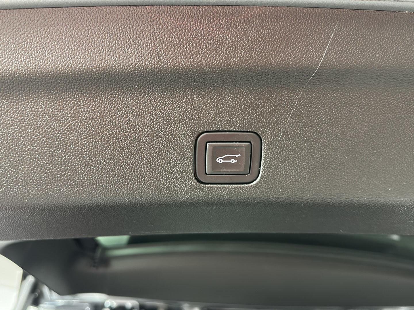 Used 2023 Sterling Metallic GMC Denali image 32