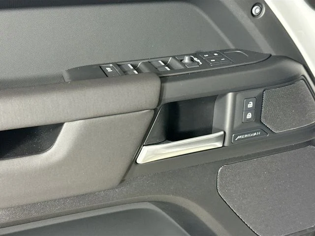 New 2026 Fuji White Land Rover S image 20