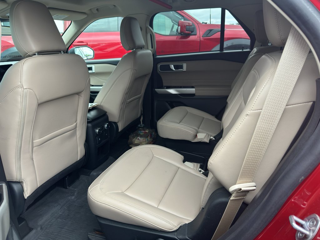 Used 2021 Rapid Red Metallic Tinted Clearcoat Ford XLT image 4