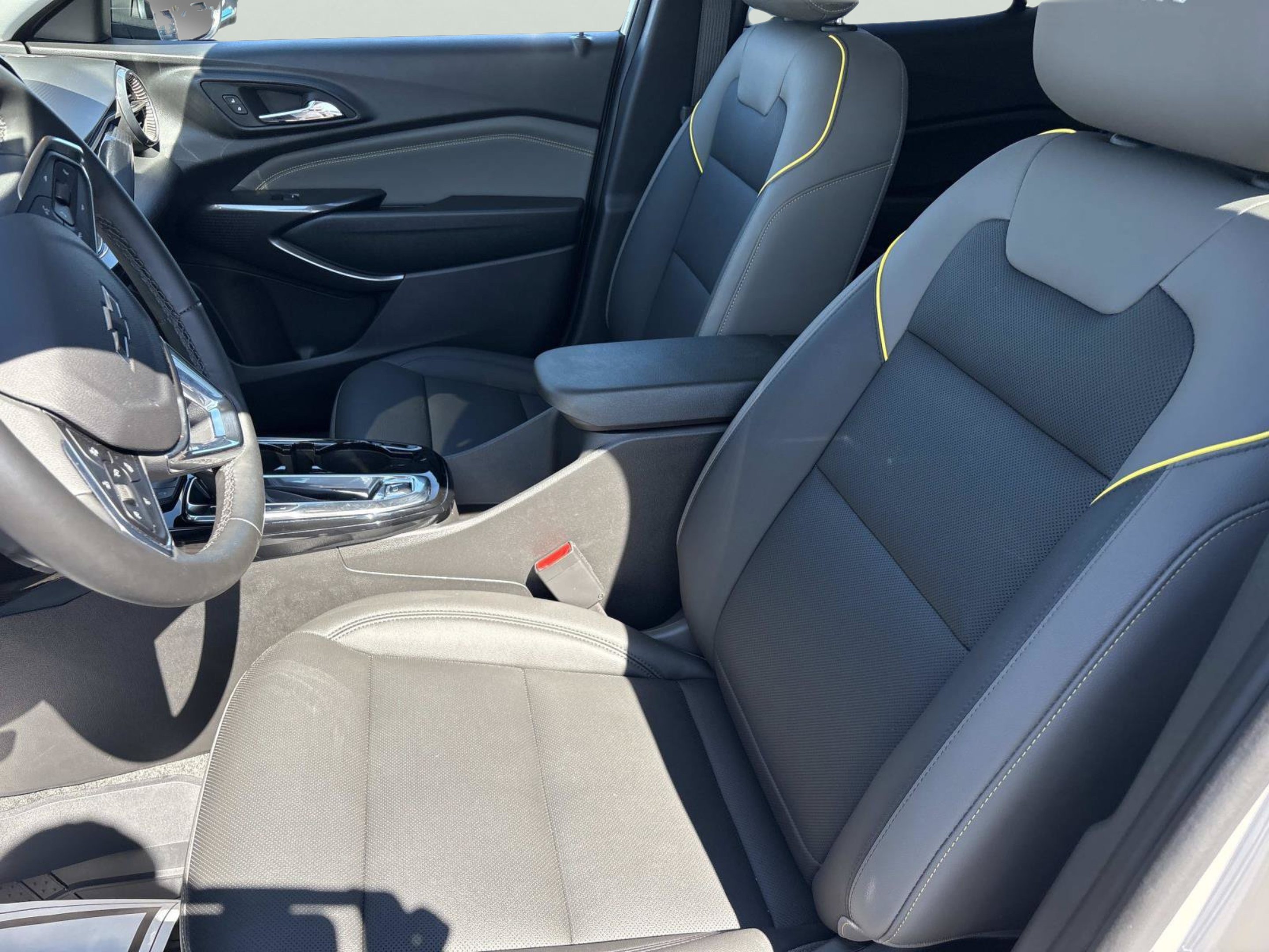 Used 2026 White Sands Chevrolet ACTIV image 25