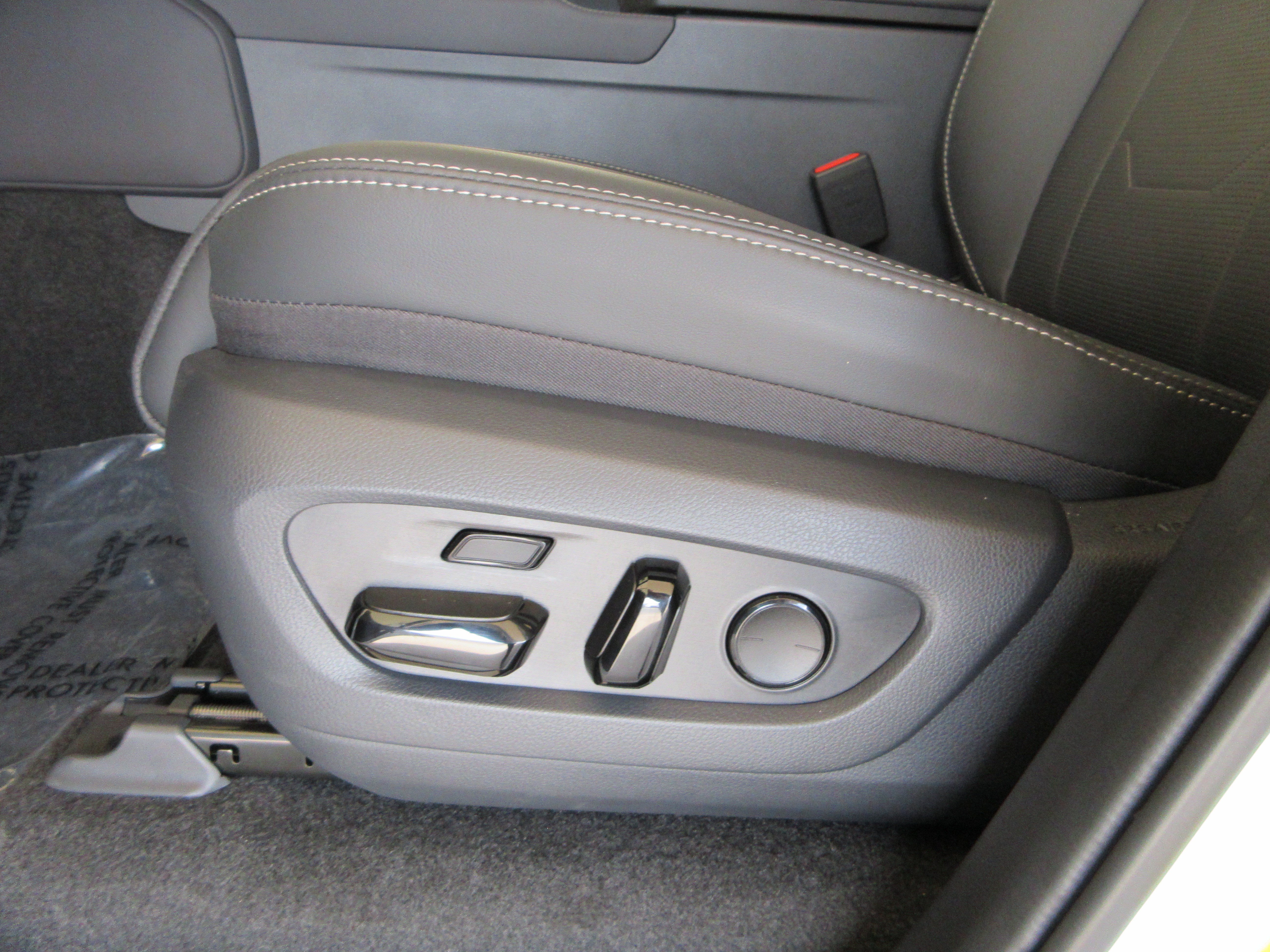 2026 Lexus GX Luxury - Photo 35