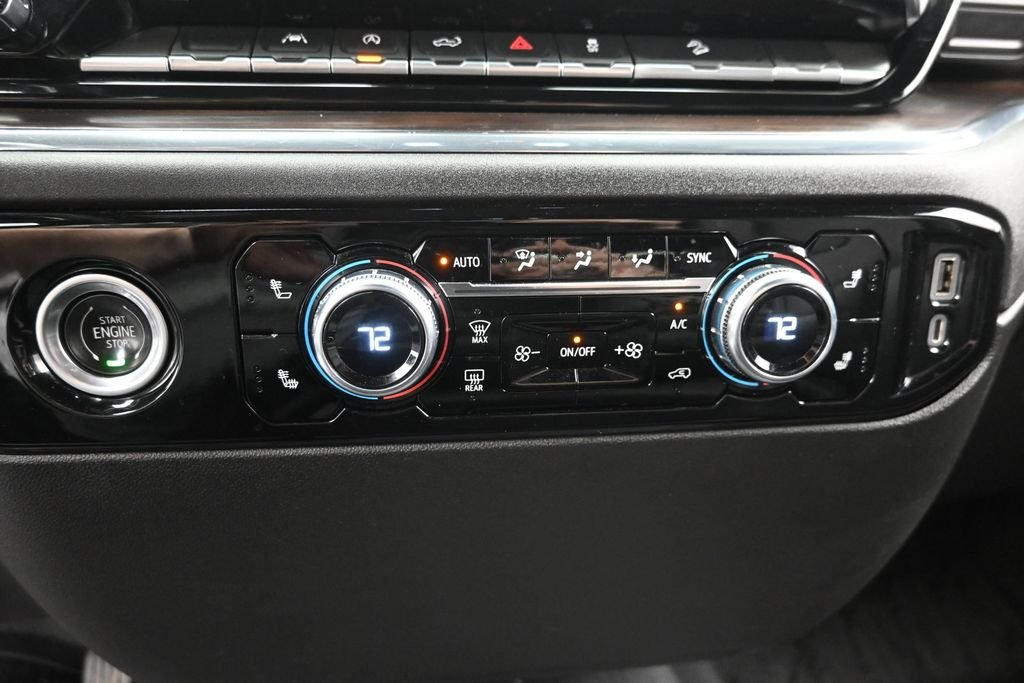 Used 2023 White GMC SLT image 20