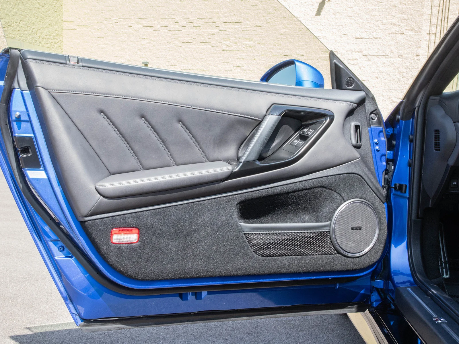 Used 2023 Bayside Blue QuadCoat Nissan Premium AWD image 12