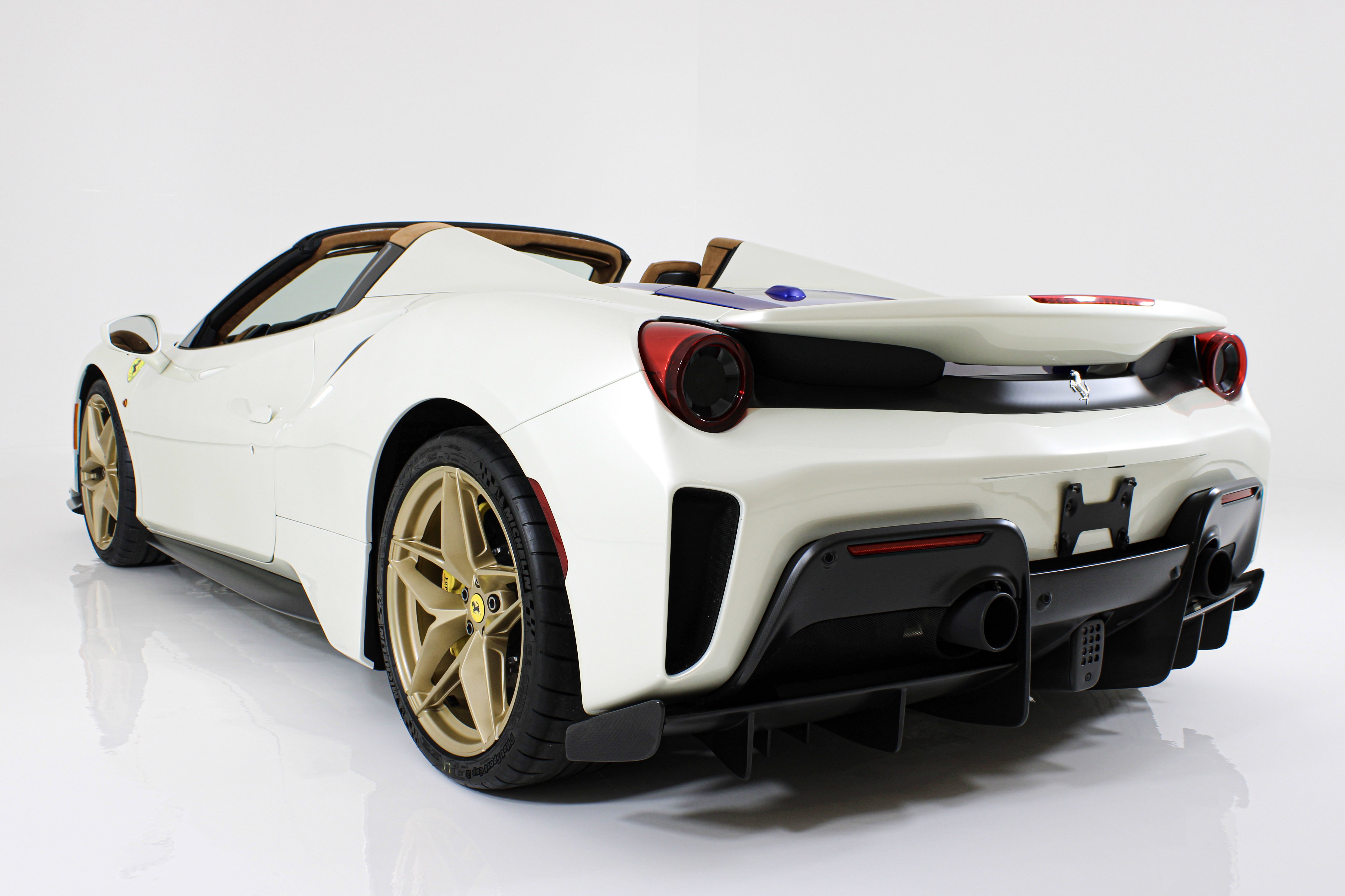 Certified Used 2020 White Ferrari  image 3