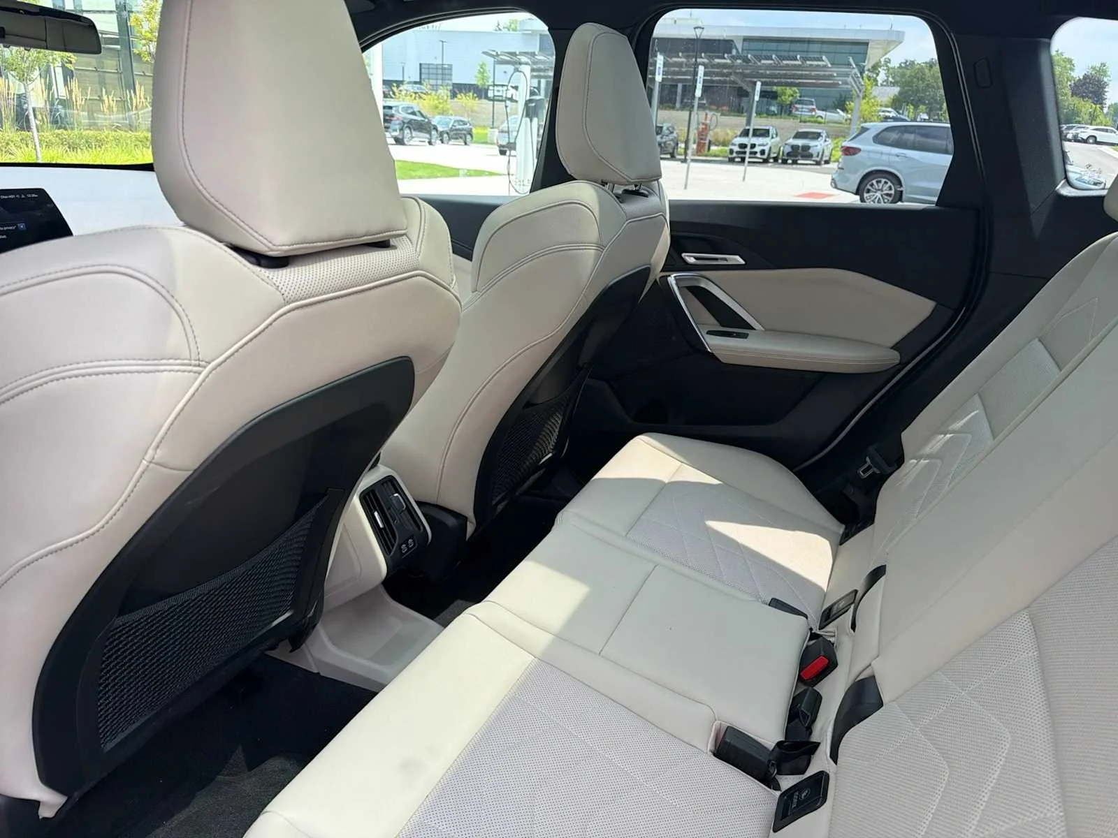 Certified Used 2023 Mineral White Metallic BMW xDrive28i image 21