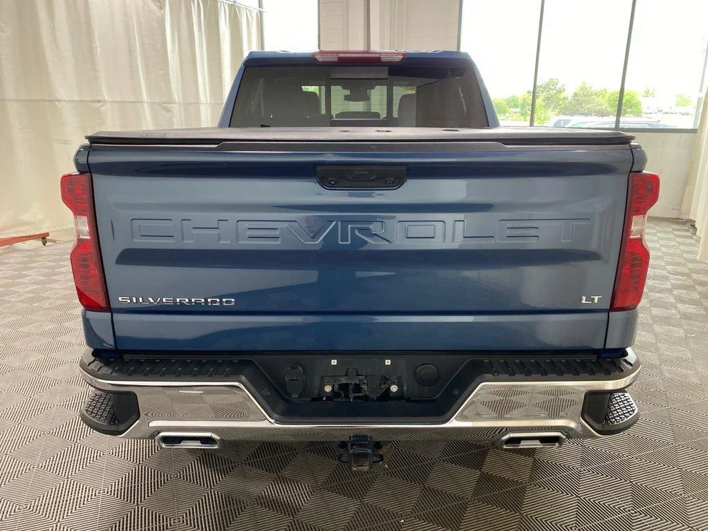 Used 2024 Lakeshore Blue Chevrolet LT image 11