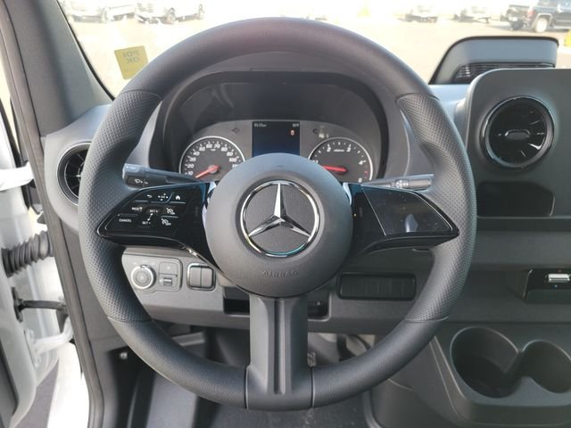 Used 2025 White Mercedes-Benz Cargo 144 WB image 20