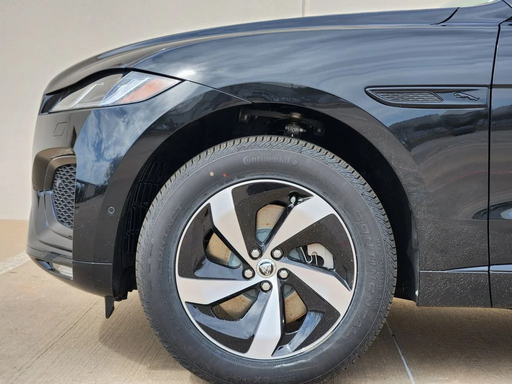 Used 2026 Black Jaguar P250 R-Dynamic S image 9