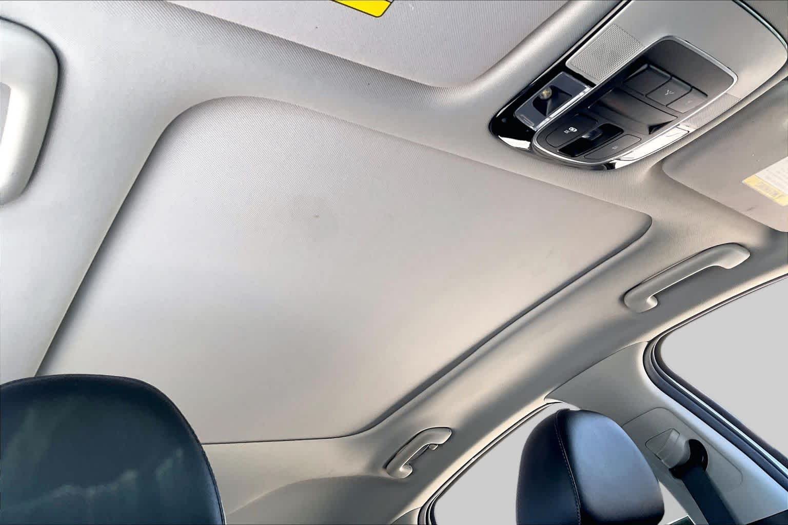Used 2021 Quartz White Hyundai Limited image 14