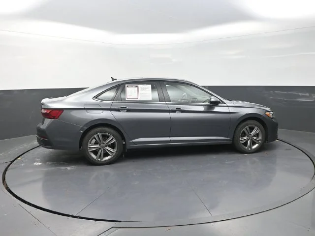 Used 2024  Volkswagen 1.5T SE image 10