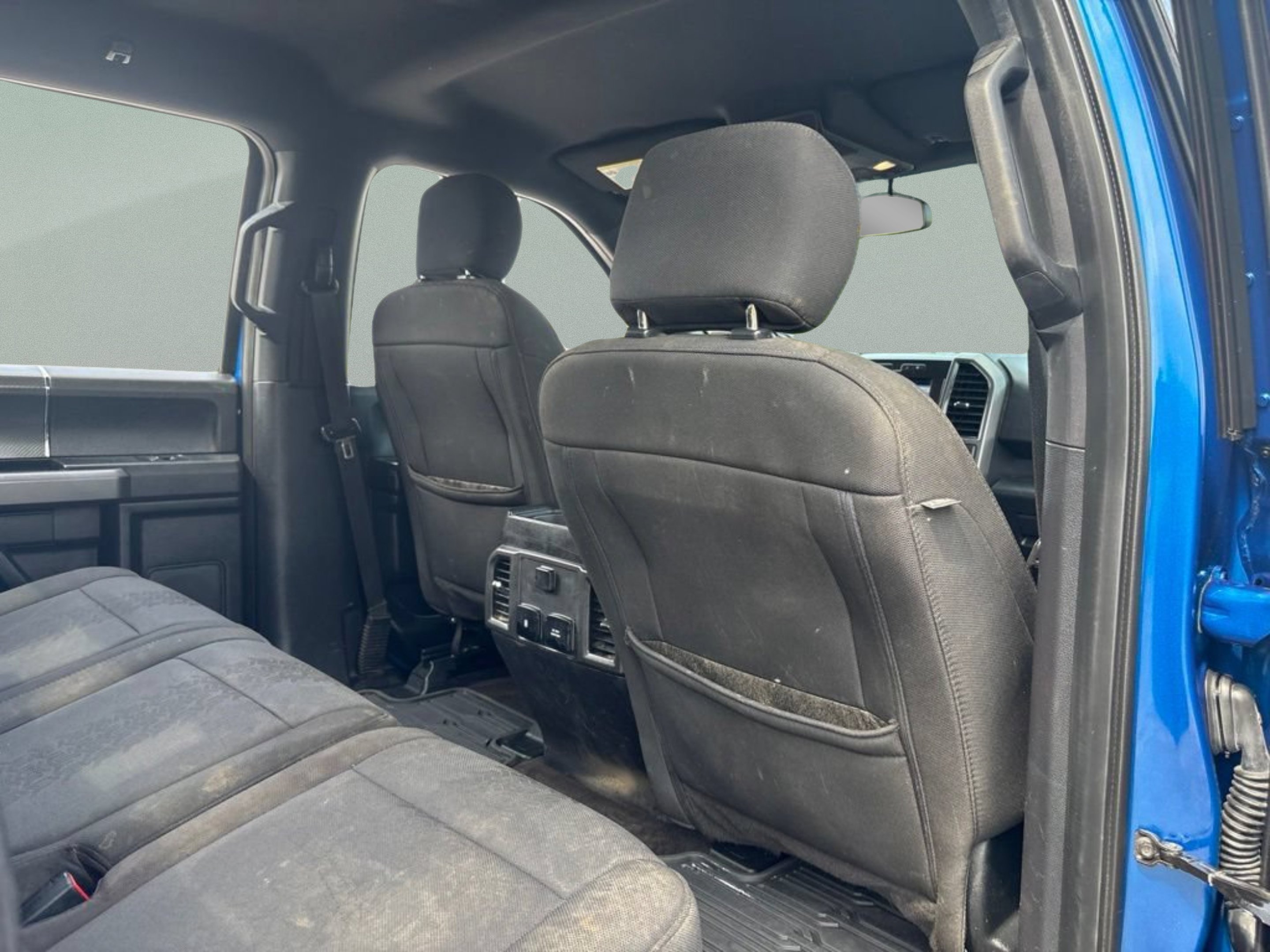 Used 2018 Lightning Blue Ford XLT image 29