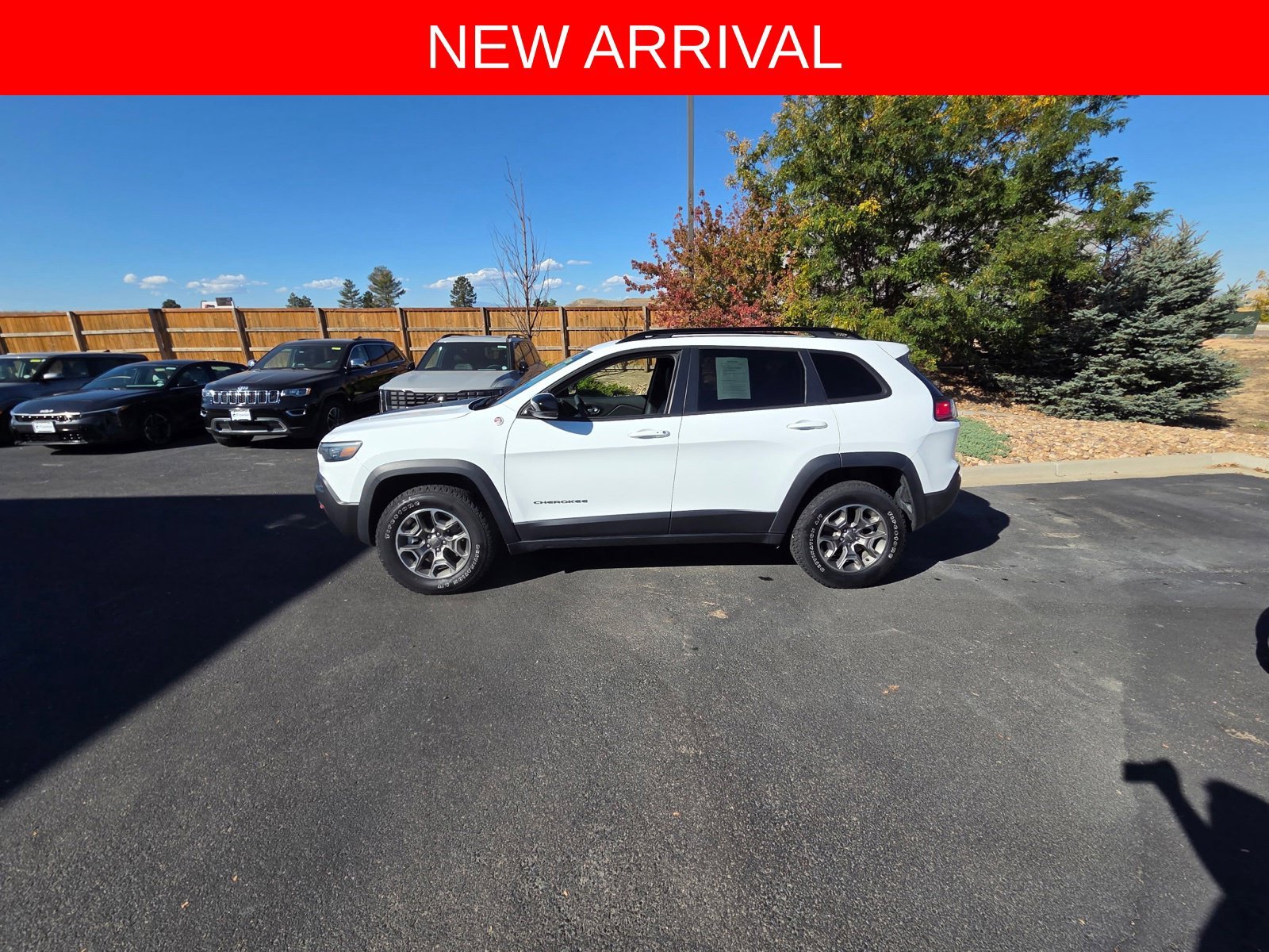 Used 2022 White Jeep Trailhawk image 7