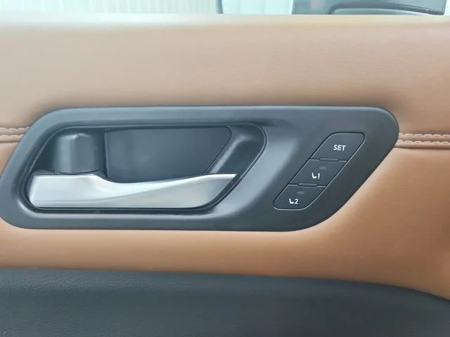 Used 2024 Gray Nissan Platinum image 22
