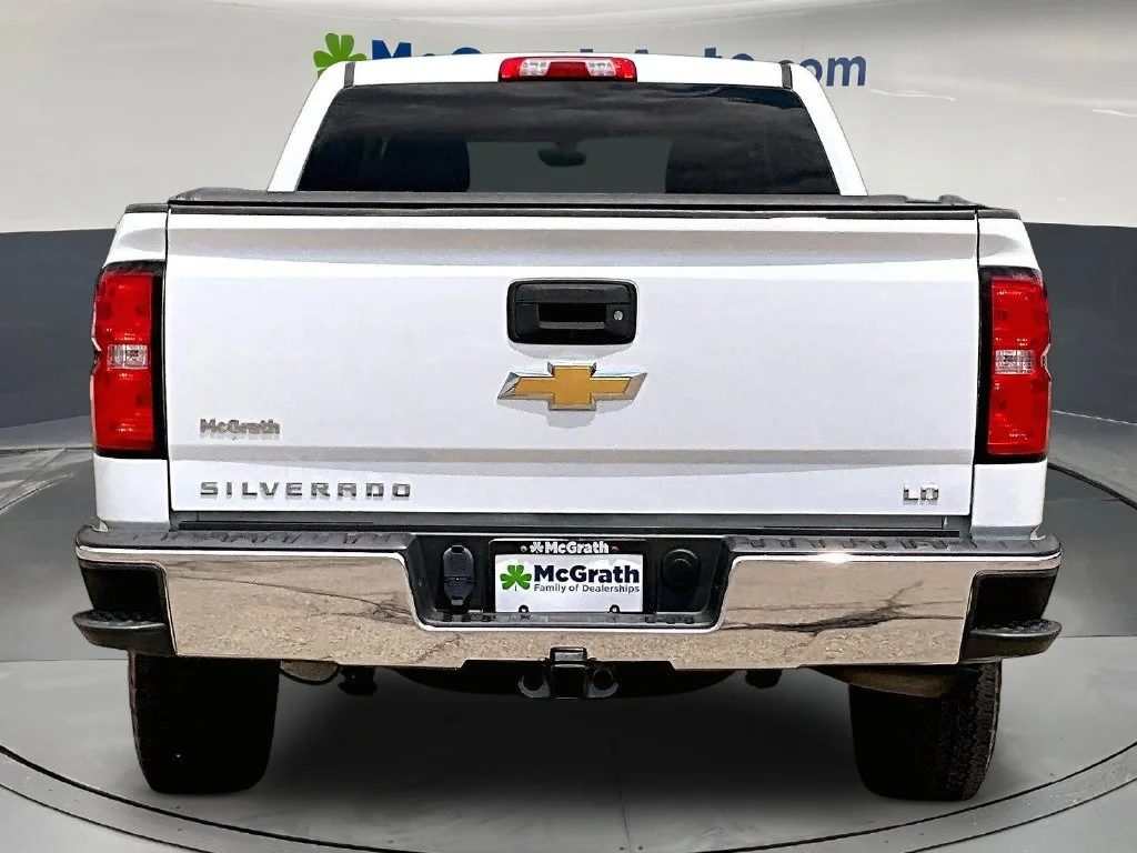 Used 2019 White Chevrolet LT image 6