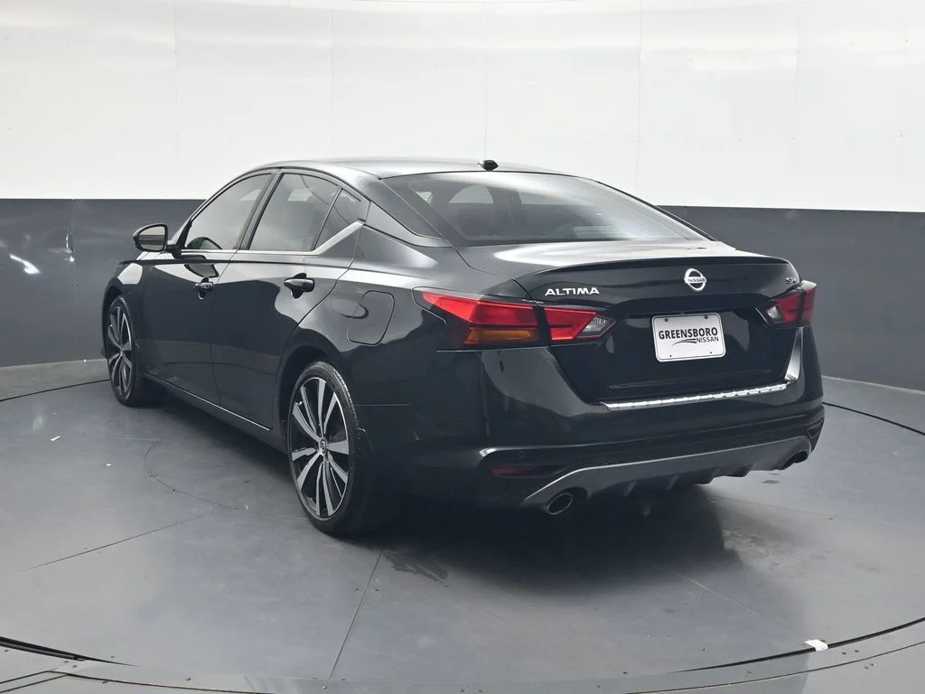 Used 2021 Black Nissan 2.5 SR image 7