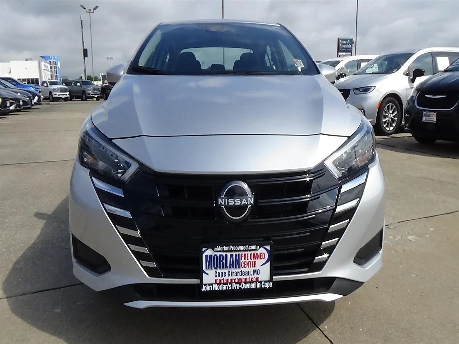 Certified Used 2025 Brilliant Silver Metallic (k23) Nissan SV image 3