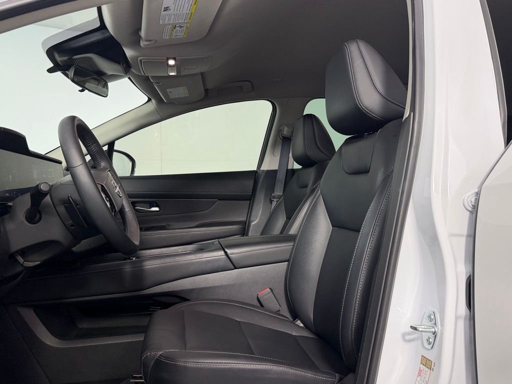 Used 2025 White Nissan SV image 22