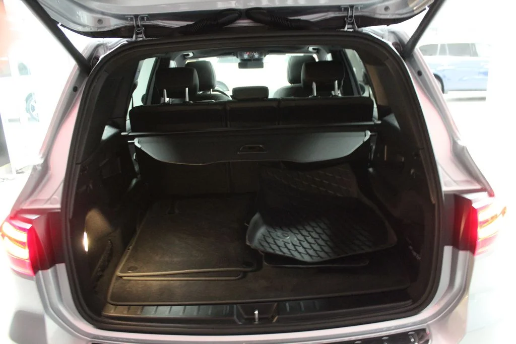 Certified Used 2026 Silver Mercedes-Benz GLB 250 image 37