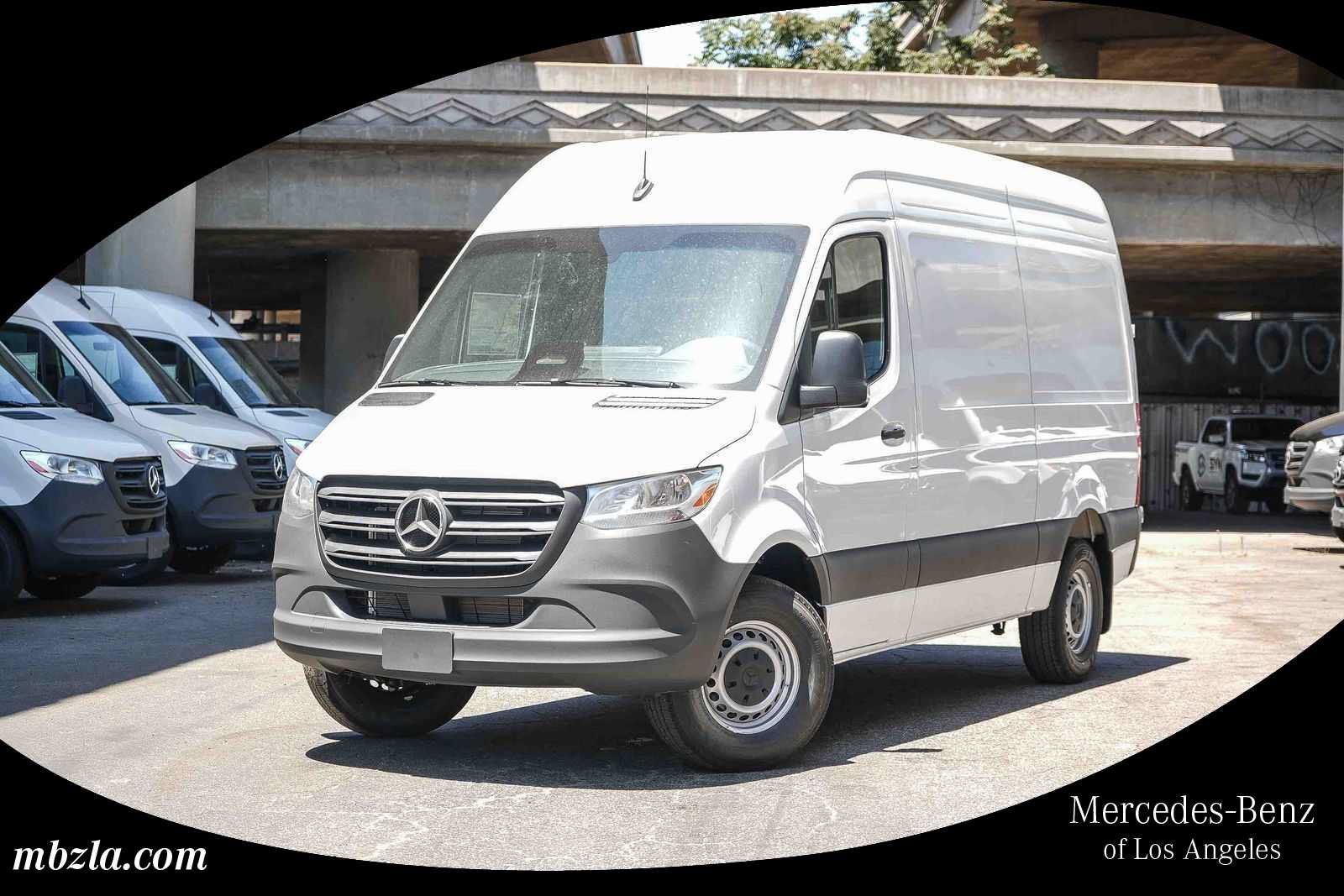 New 2026 Arctic White Mercedes-Benz RWD 2.0L I4 Diesel Turbocharged High Output image 1
