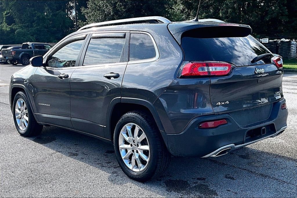 Used 2018 Gray Jeep Limited image 5