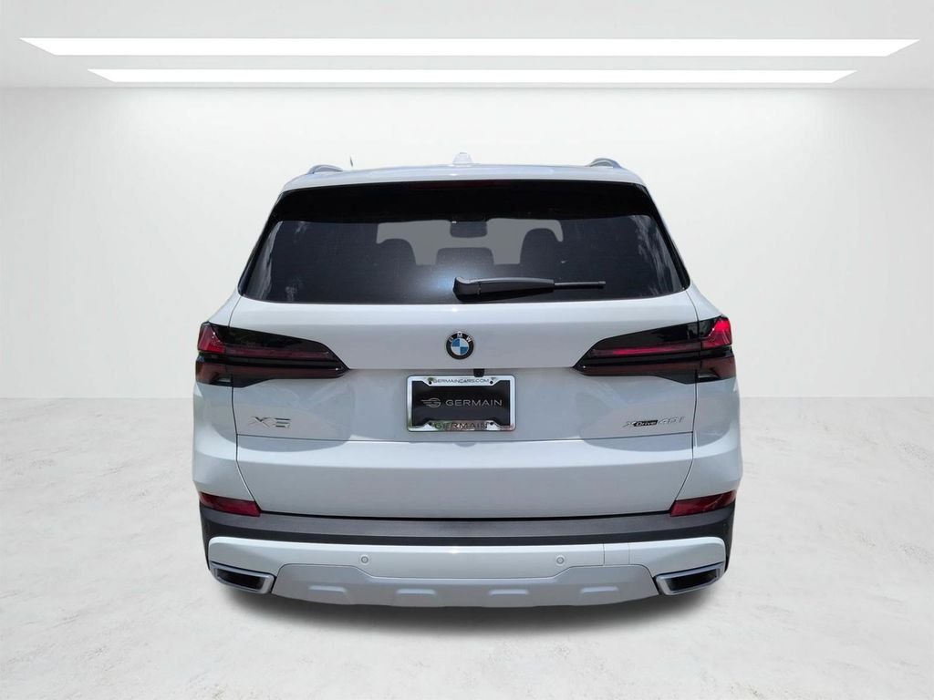 New 2026 Alpine White BMW xDrive40i image 5
