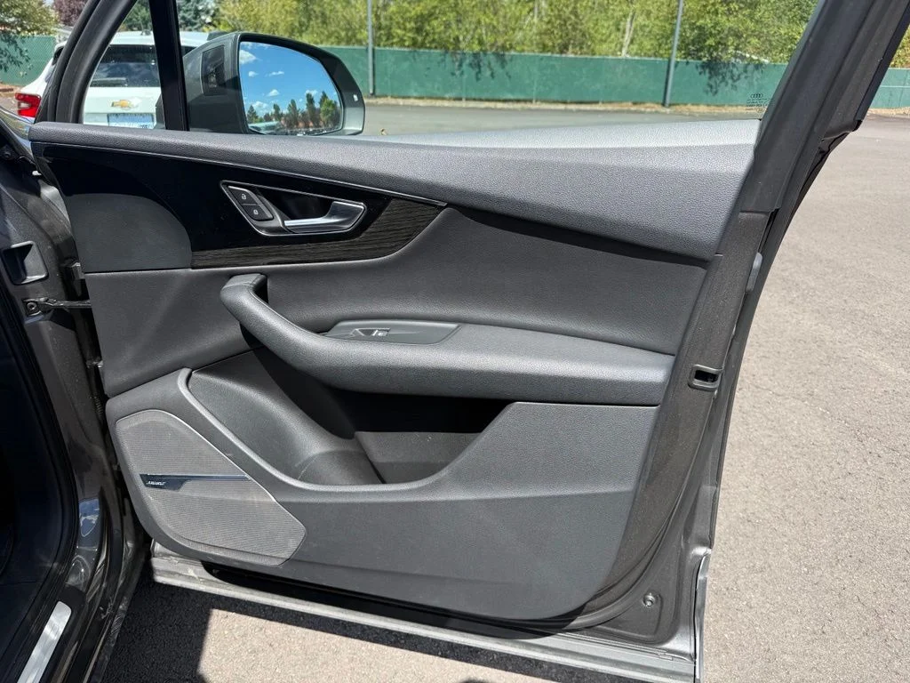 Used 2019 Gray Metallic Audi 55 Prestige image 26
