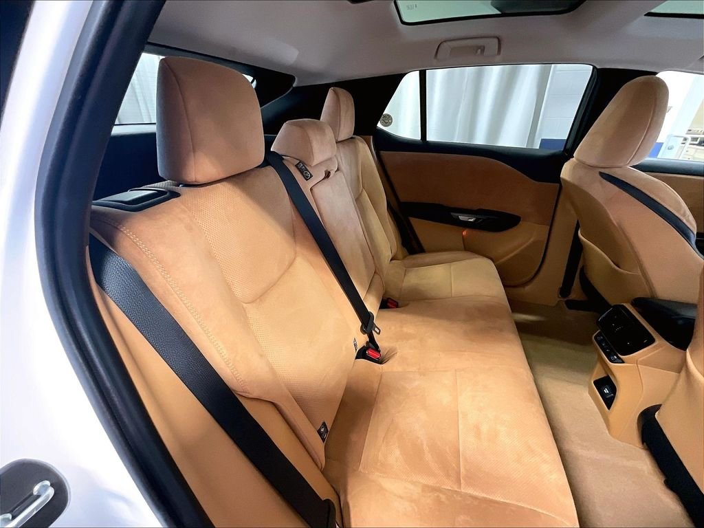 Used 2023 White Lexus 450e Luxury image 16