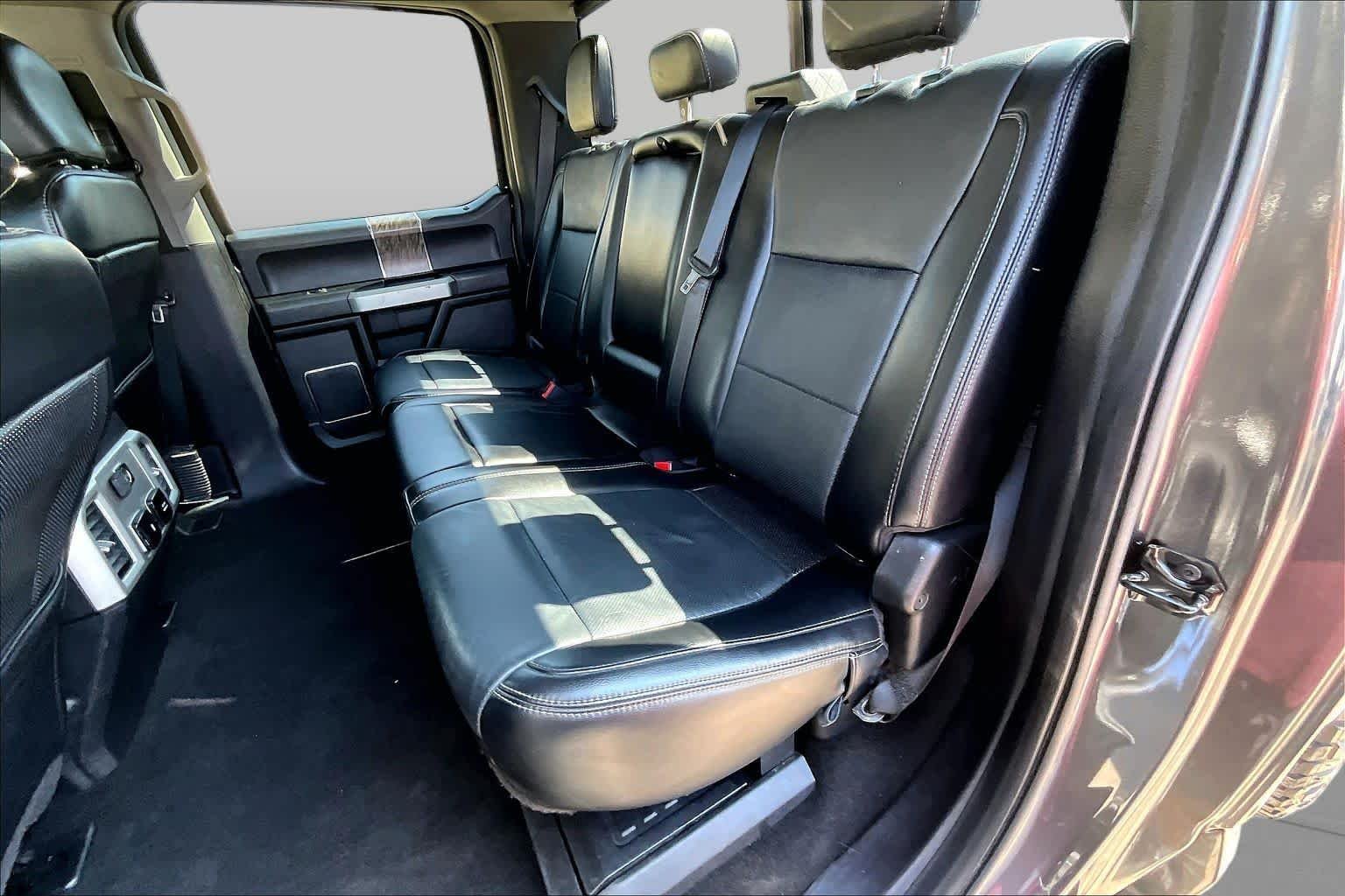 Used 2019 Magnetic Ford LARIAT image 21